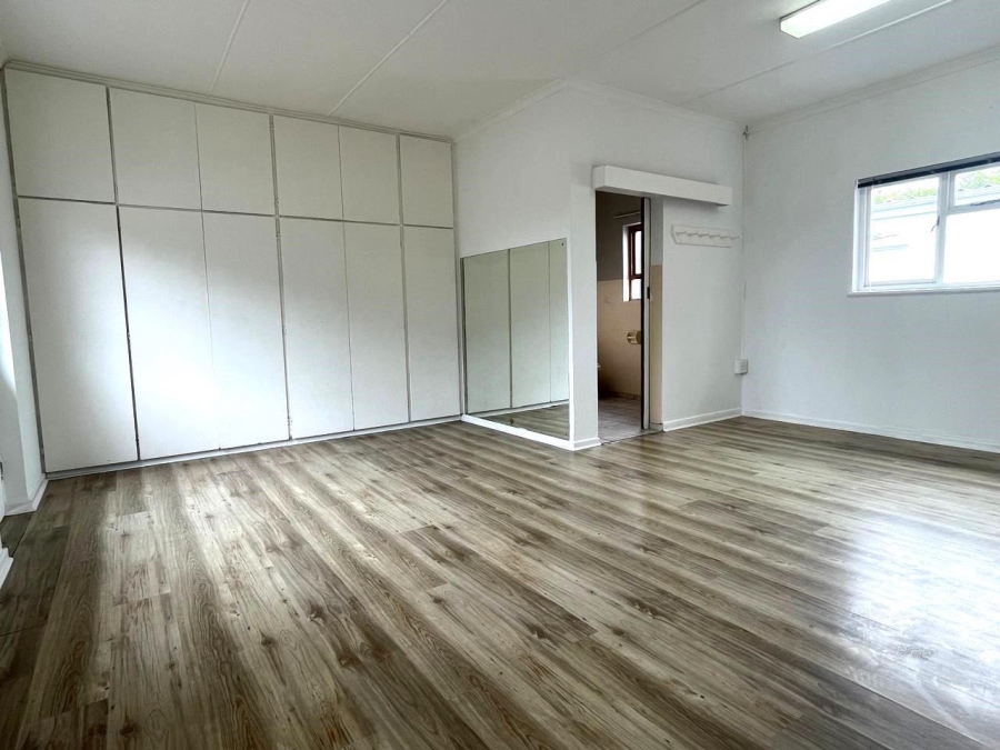 4 Bedroom Property for Sale in Mossel Bay Central Western Cape